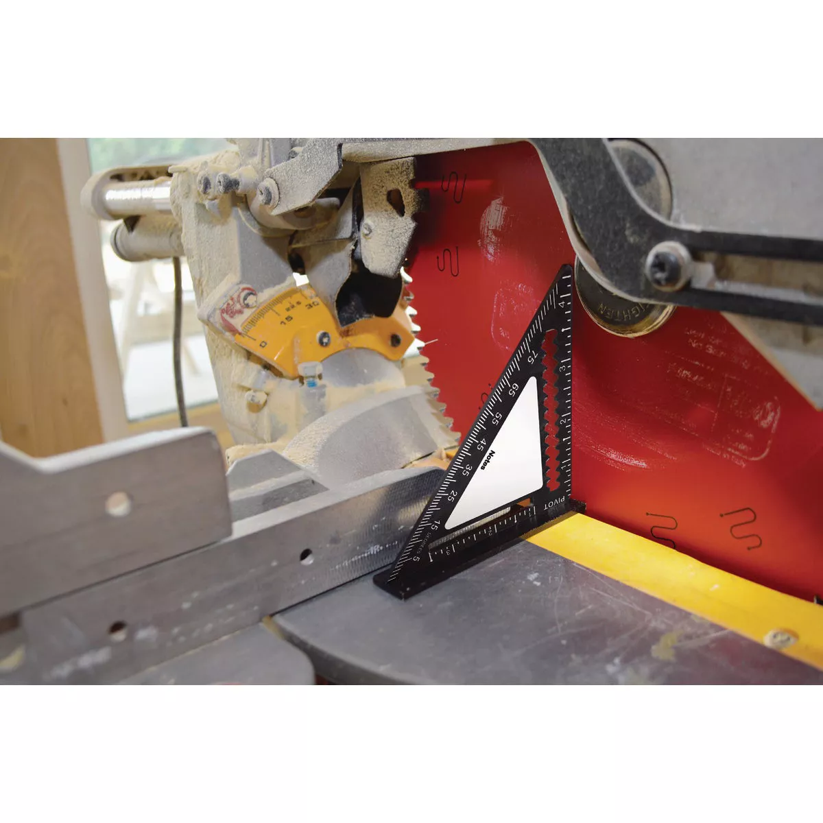 Johnson Level Johnny Square Easy-Read 4.5 In. Finish Square