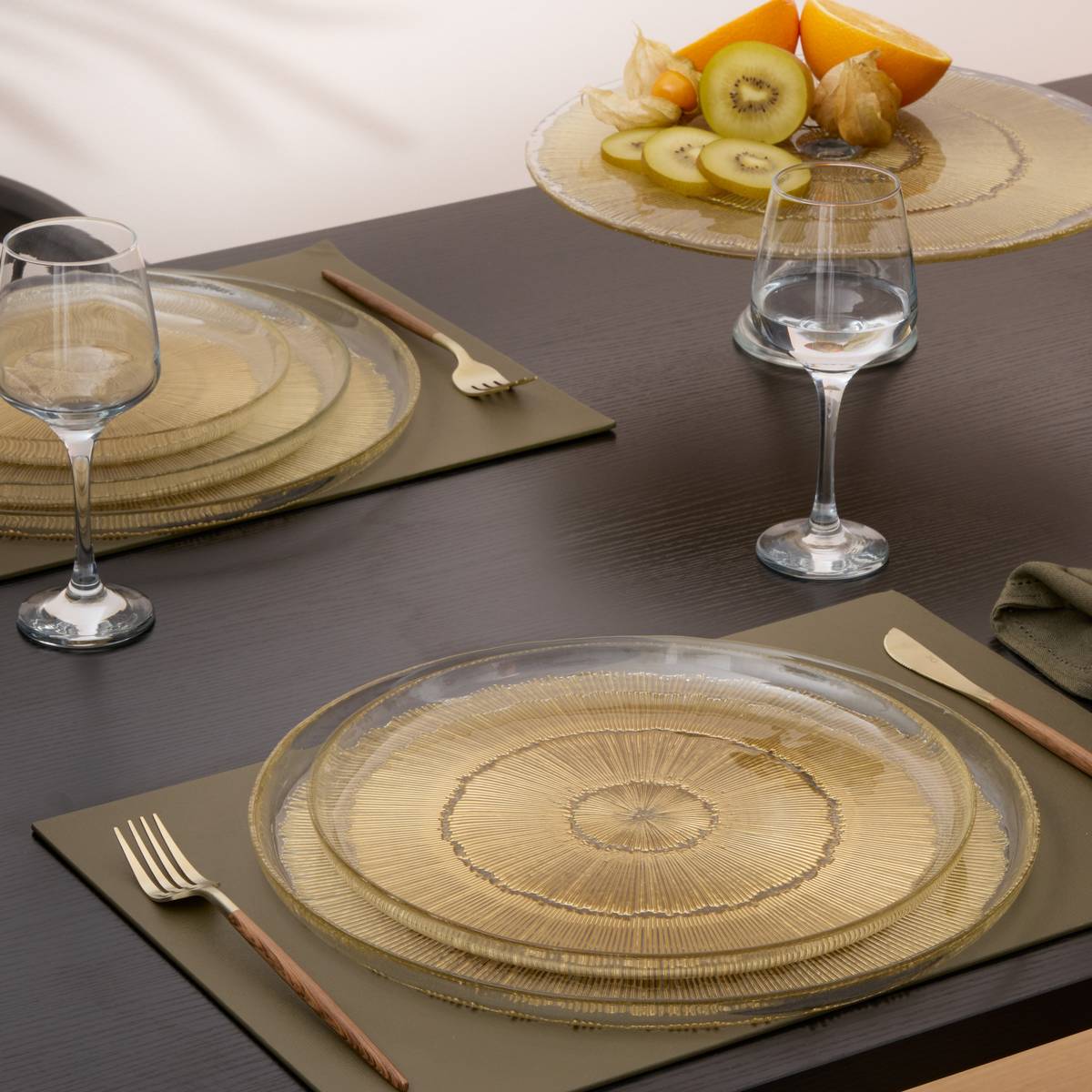 Flat plate "Celeste" Glass, D.28 cm, Gold