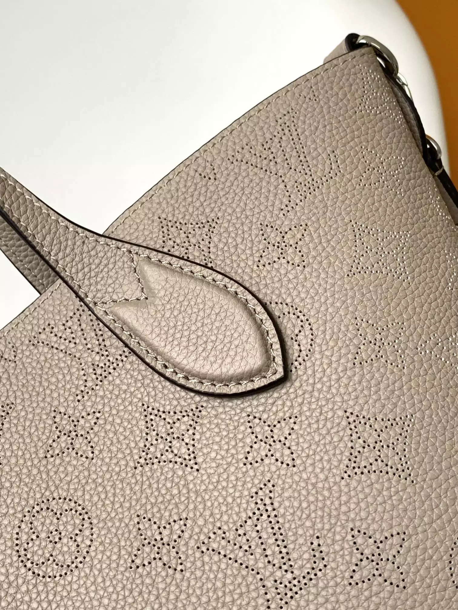 Blossom PM Mahina Galet Beige Leather1:1High-quality replica