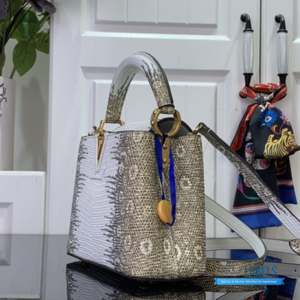 Ivory Lizard Embossed Mini Top Handle Handbag with Gold Hardware1:1High-quality replica