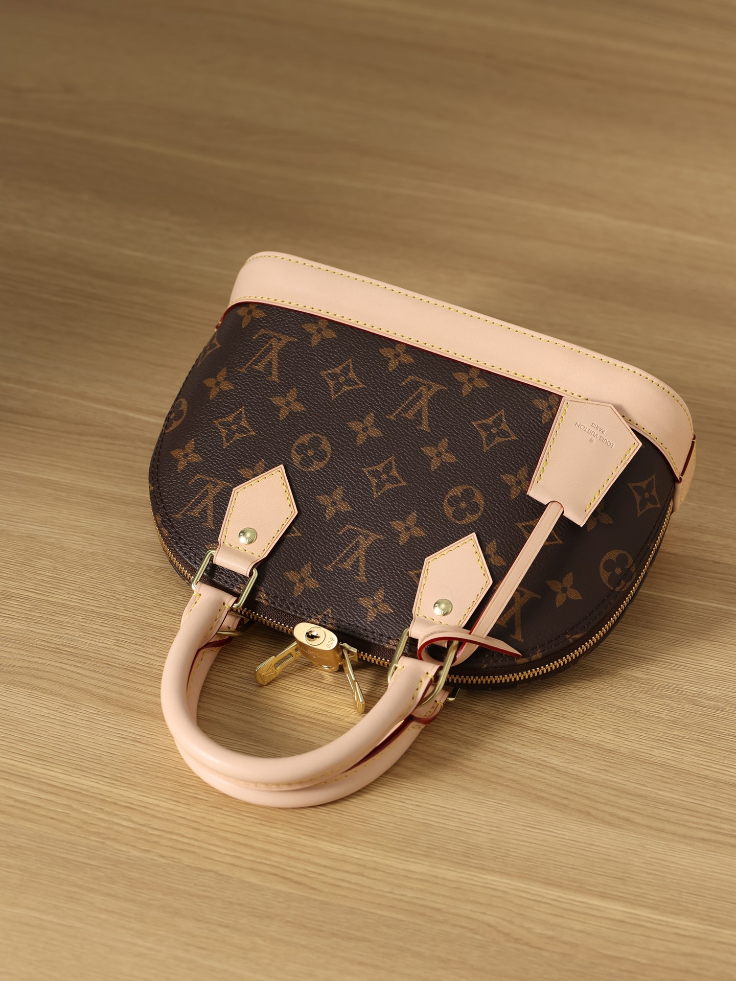 Louis Vuitton LV Alma BB1:1High-quality replica