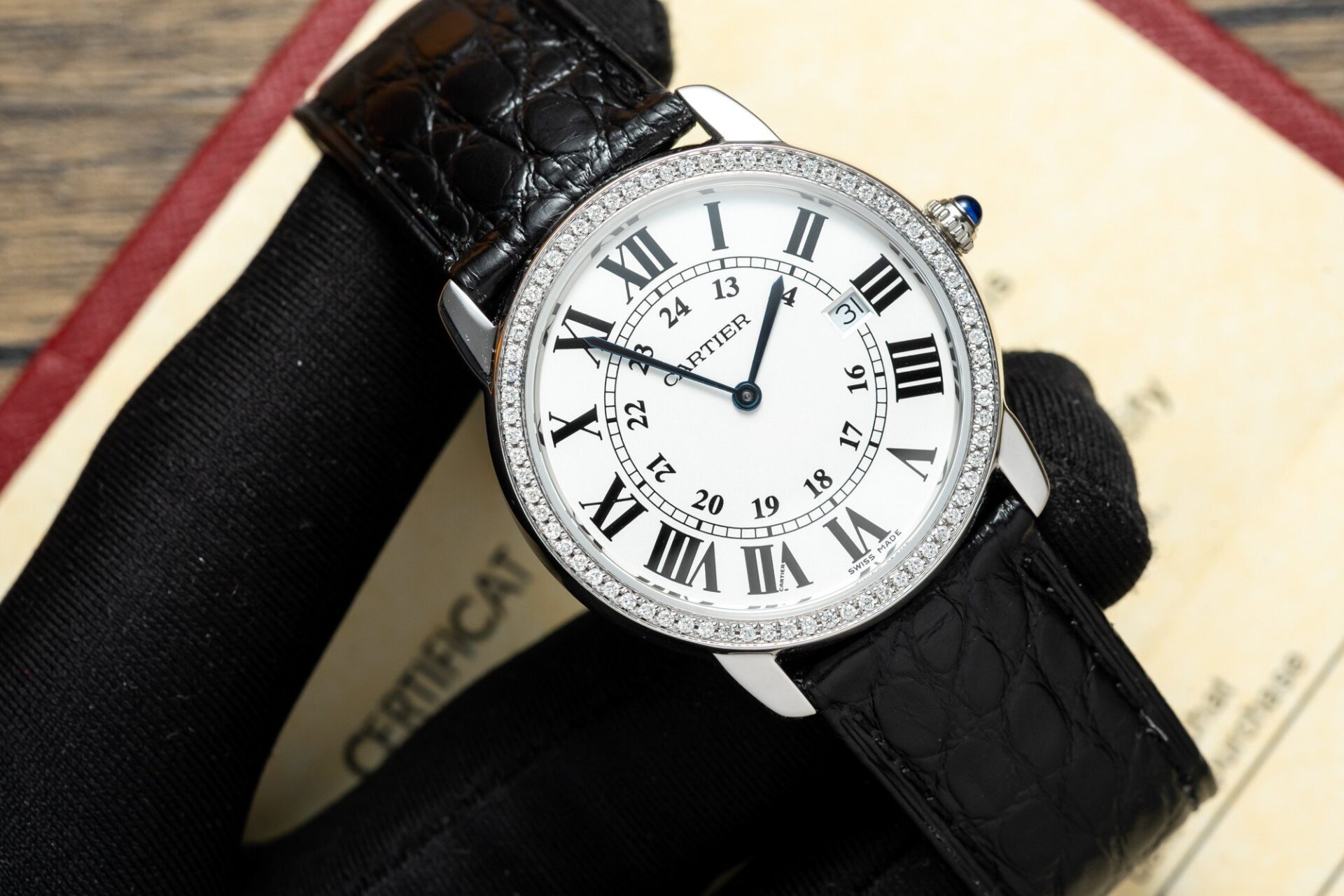 Cartier Ronde Natural Diamond Replica 1:1 Watch For Women 36mm - Top club