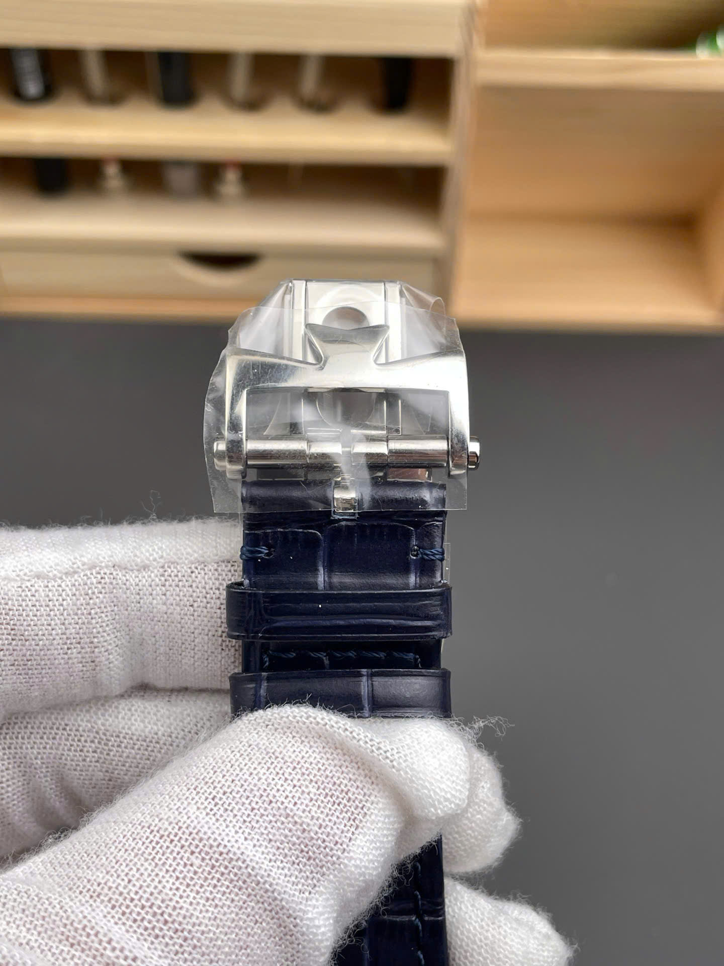 Vacheron Constantin Luxury Replica Watches Overseas 47040 Blue Dial MKS Factory 42mm - Top club