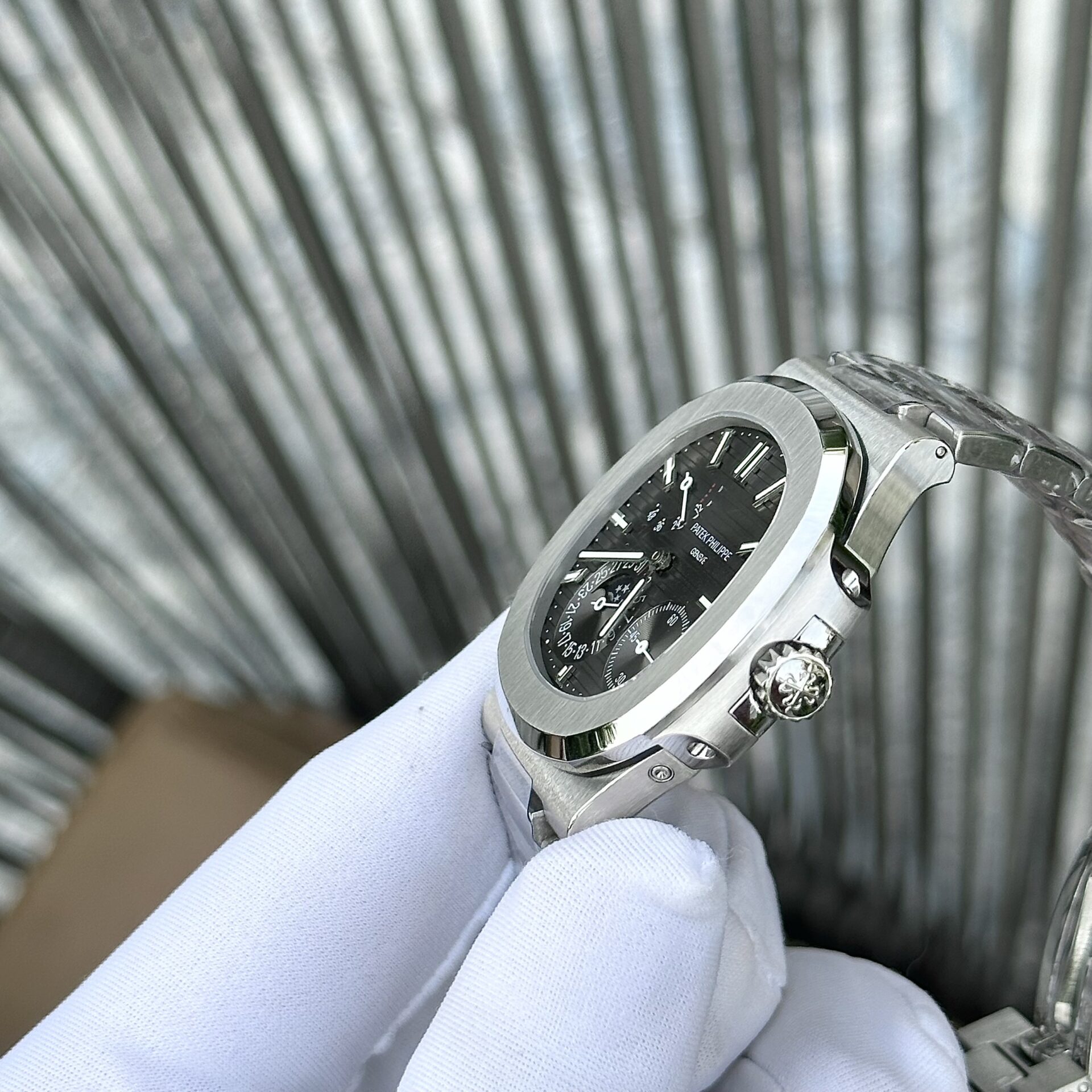 Patek Philippe Nautilus 5712 Gray Dial Replica 1:1 Watch GR Factory 40mm - Top club