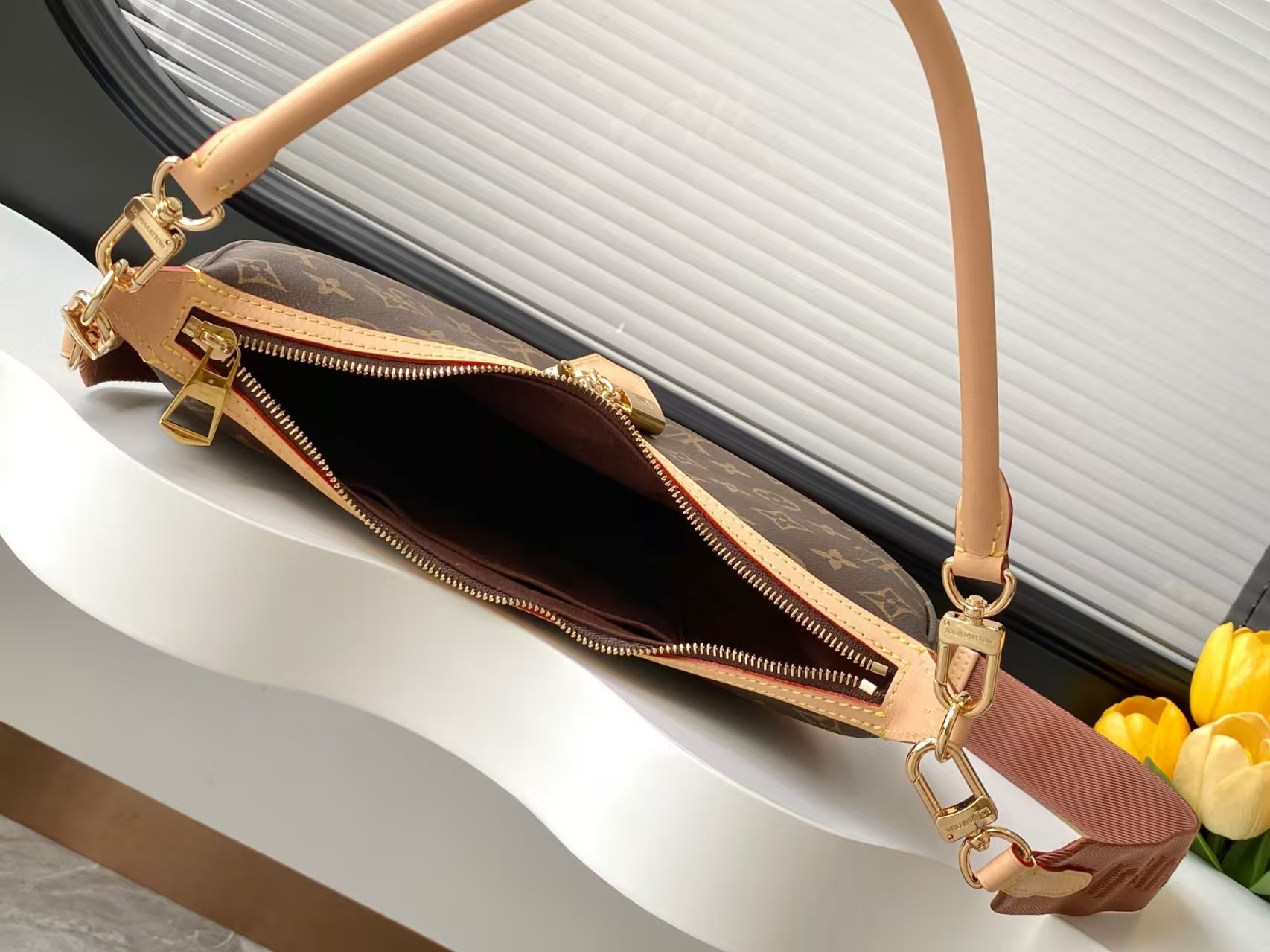 Louis Vuitton Looping HandBag1:1High-quality replica