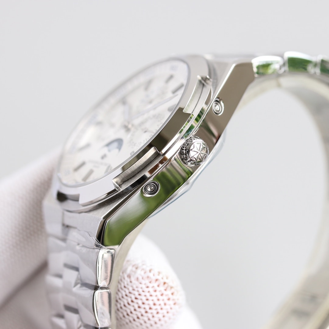 Fake Vacheron Constantin Replica Watch Overseas perpetual calendar ultra-thin Boutique Exclusive 41.5 MM WHITE GOLD 4300V/220G-B945(1:1 replica) - Top club