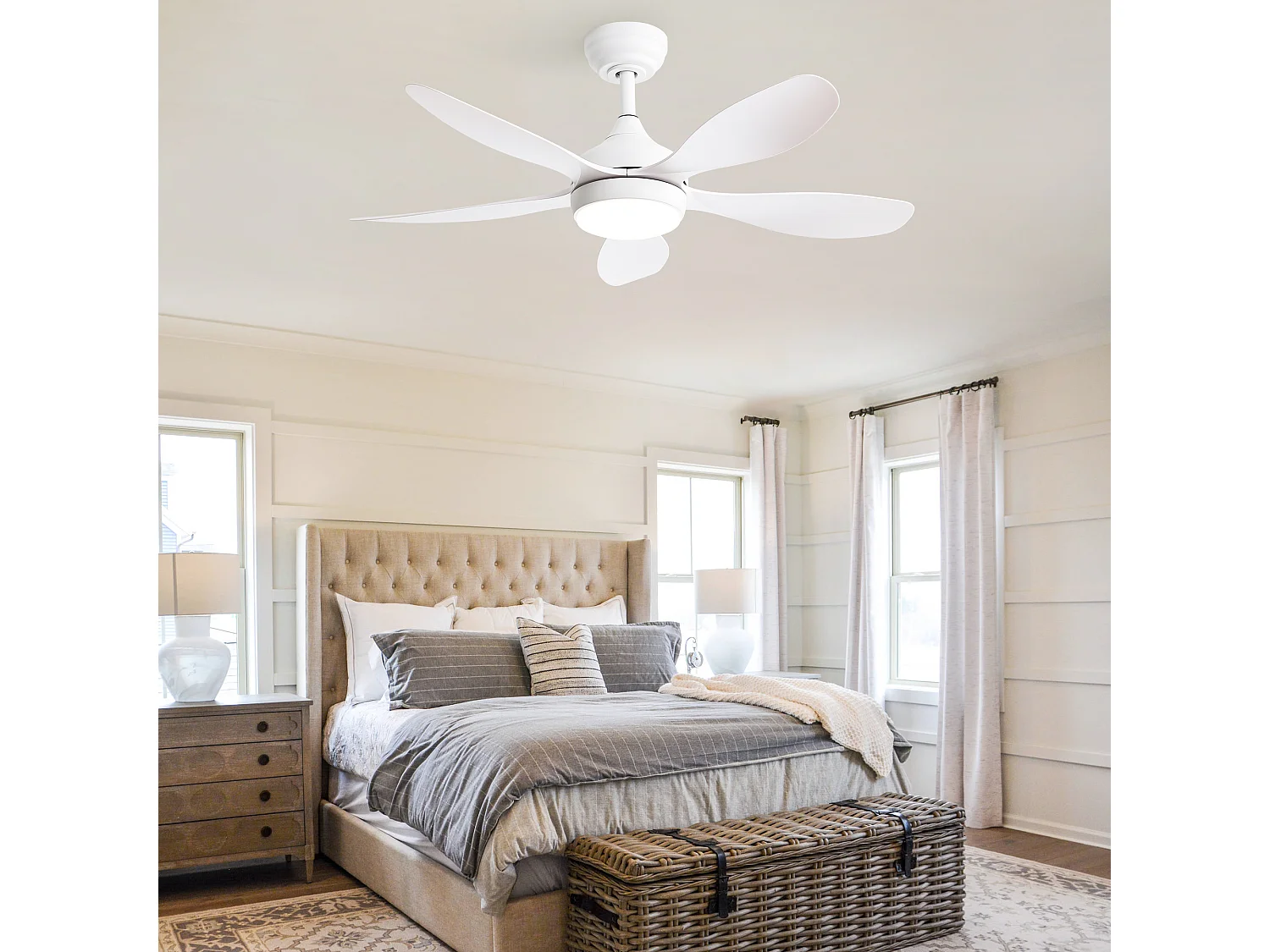 Ventilateur de plafond avec éclairage, télécommande, 6 vitesses et moteur CC réversible - Blanc