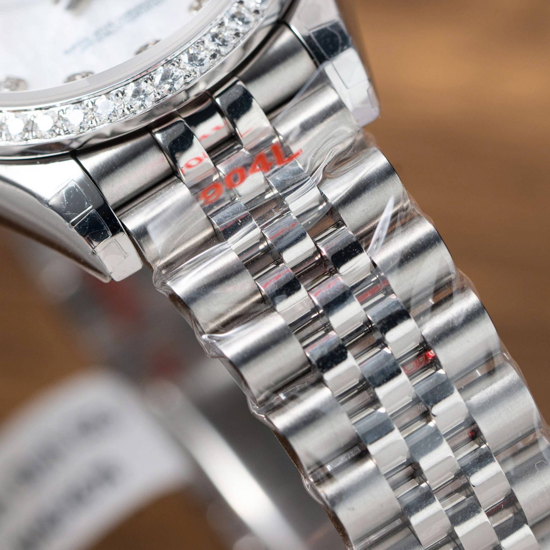 Rolex DateJust Replica Watch Mother Of Pearl Dial With Moissanite Bezel 31mm - Top club