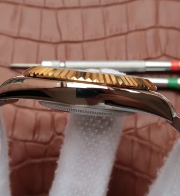 Replica Rolex DateJust SS/RG White Dial RG Wrapped Fluted Beze SS/RG Bracelet A2836 - Top club