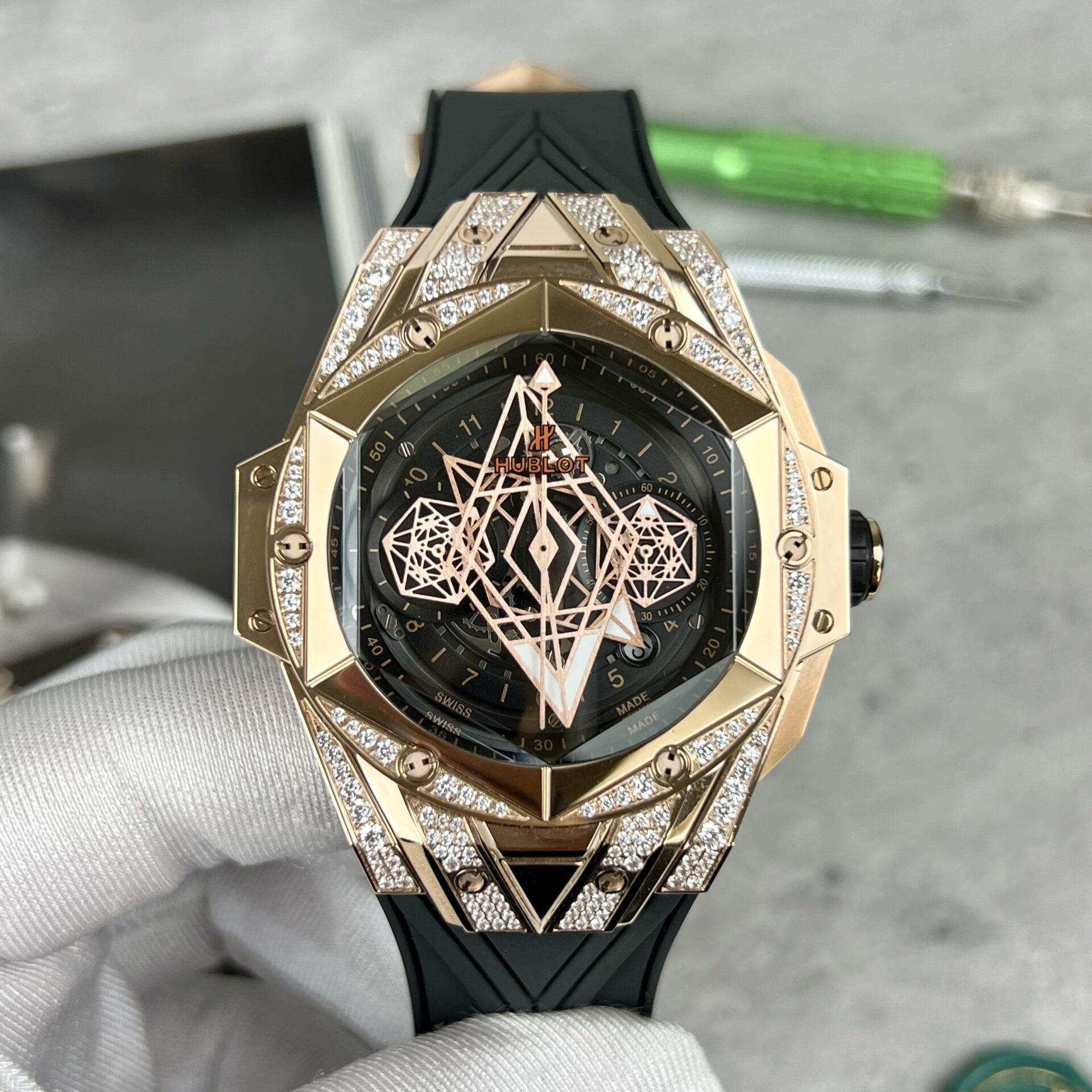 Hublot Replica Watch Big Bang Sang Bleu II King Gold Diamond 45mm - Elite Watch Atelier