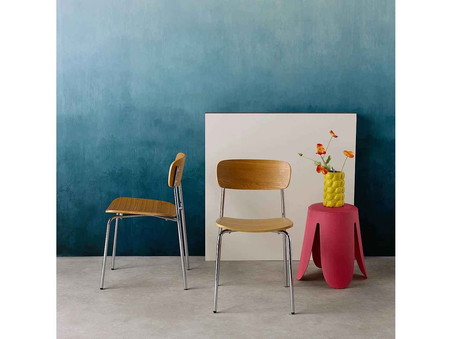 Lot de 2 chaises vintage contreplaqué avec placage bois effet frêne et pieds métal chromé L 43.5 x P 51 x H 77cm - Toby