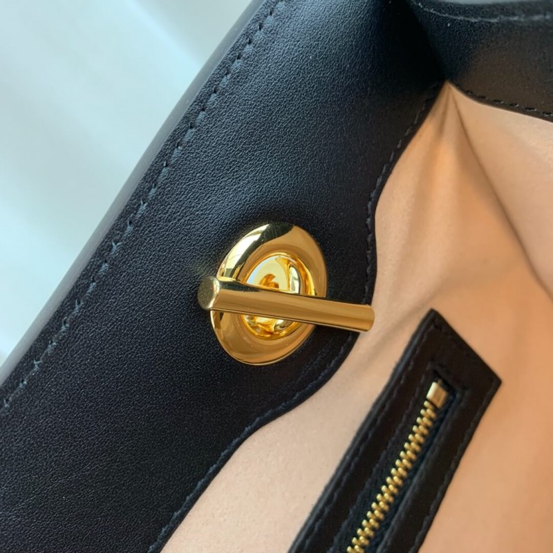 Replica Gucci Padlock Gucci Signature Medium Shoulder Bag 4791971:1High-quality replica