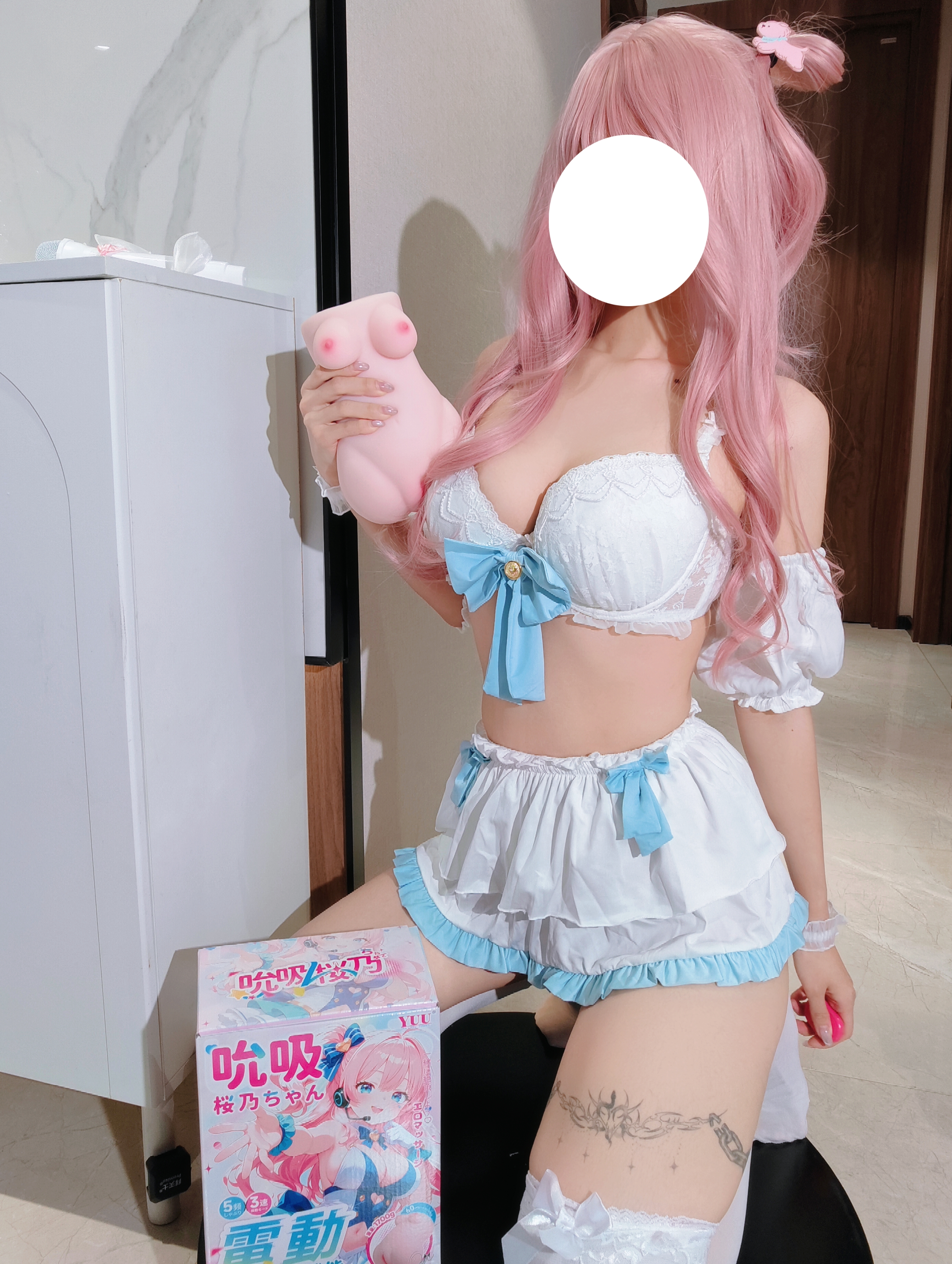 Dr.YUU buyer guide comparing a cost-effective reusable male toy with a travel-friendly disposable masturbator