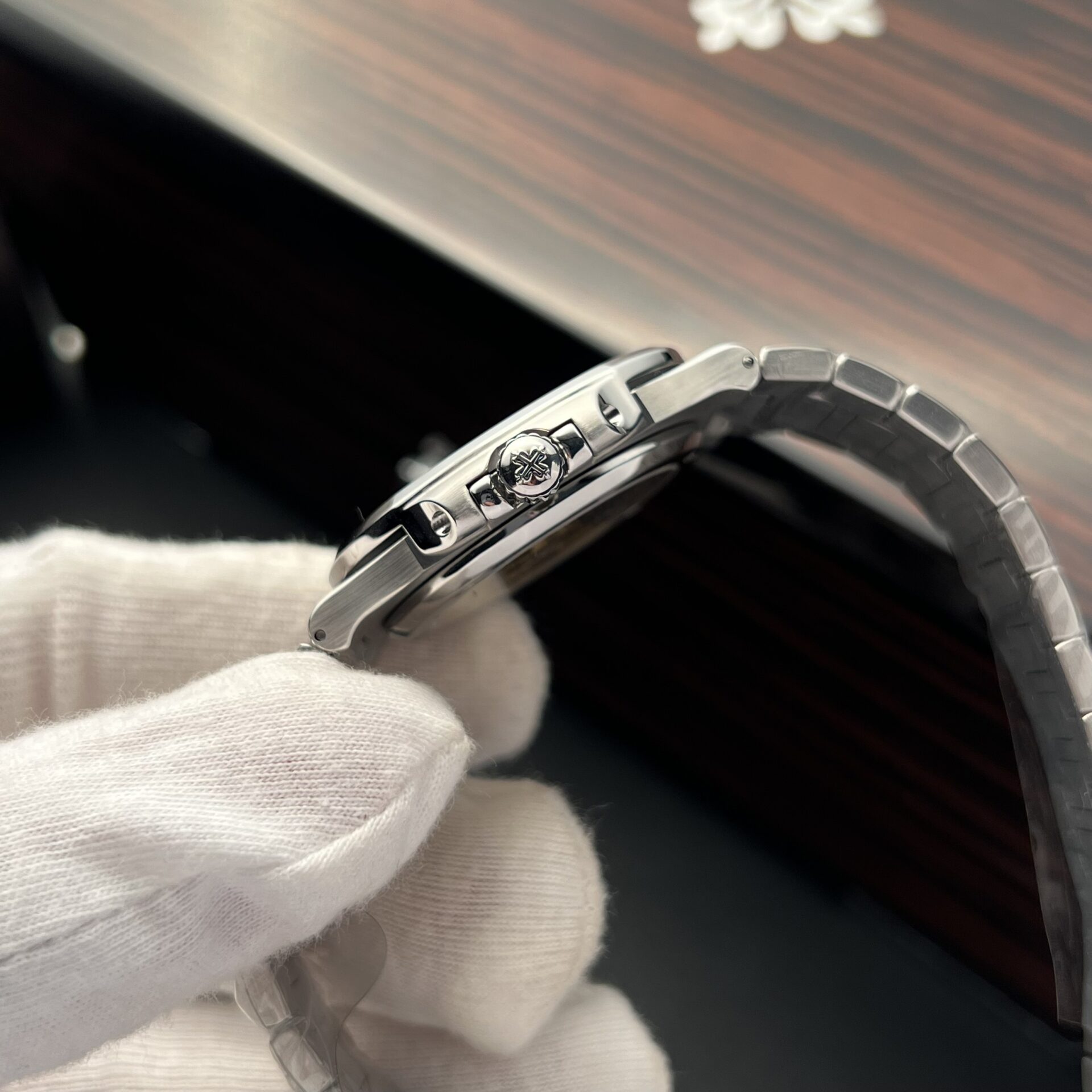 Patek Philippe Replica Watch Nautilus 5723 Gray Dial Metal Wire 40mm - Top club