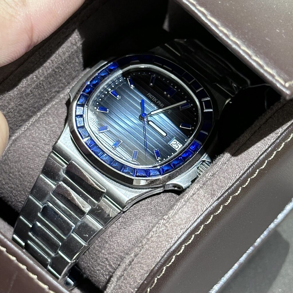 Patek Philippe Nautilus 5723 Replica Watches Custom Benzel Sapphire Blue 40mm - Top club