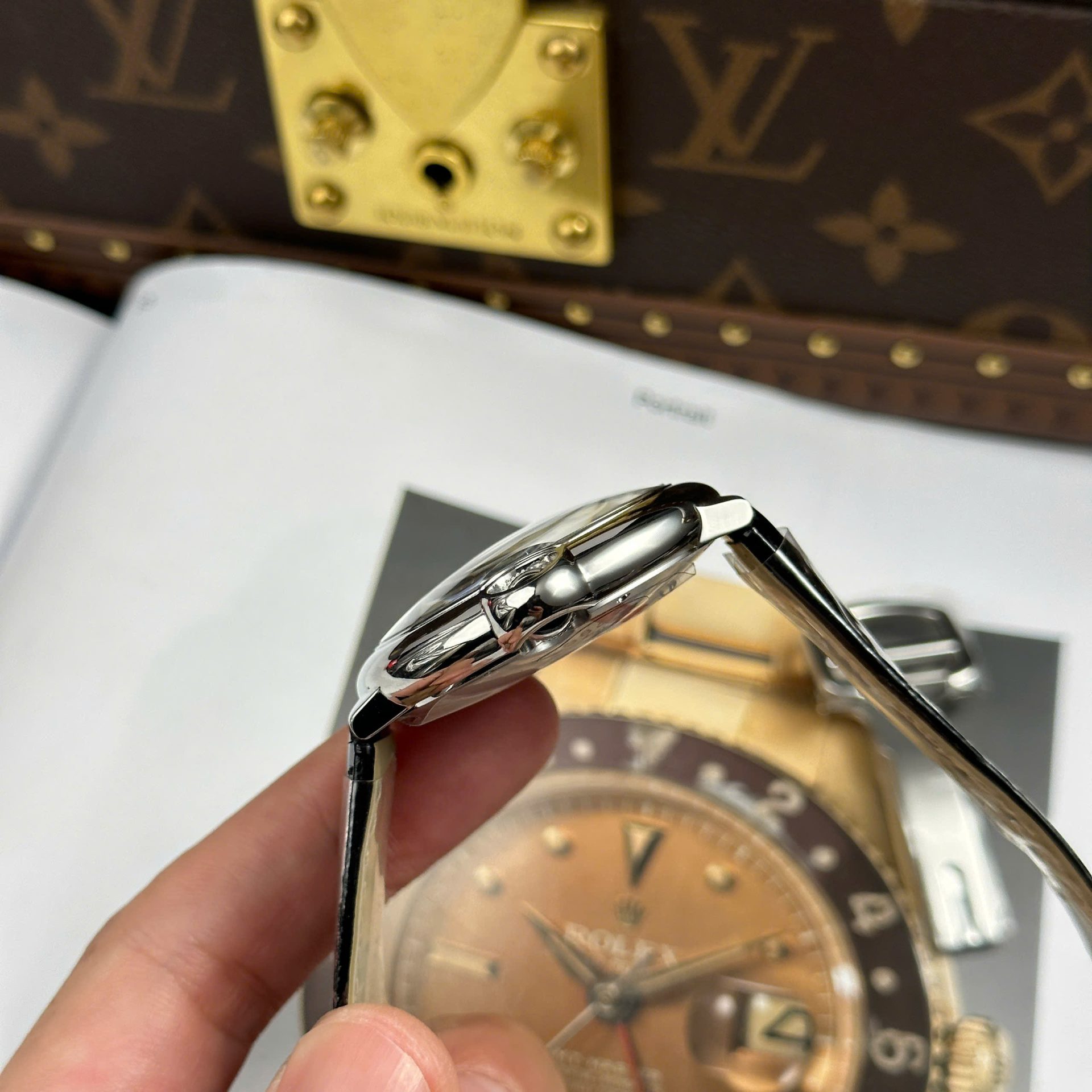 Cartier Ballon Bleu Replica 11 Watch White Dial Leather Strap AF Factory 40mm - Top club