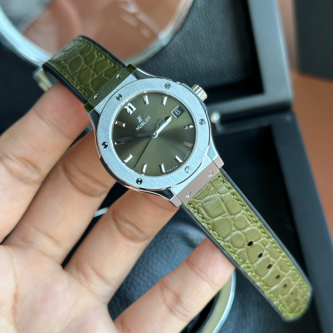 Hublot Replica 1:1 Watch Classic Fusion Women s Battery Swiss 33mm - Elite Watch Atelier