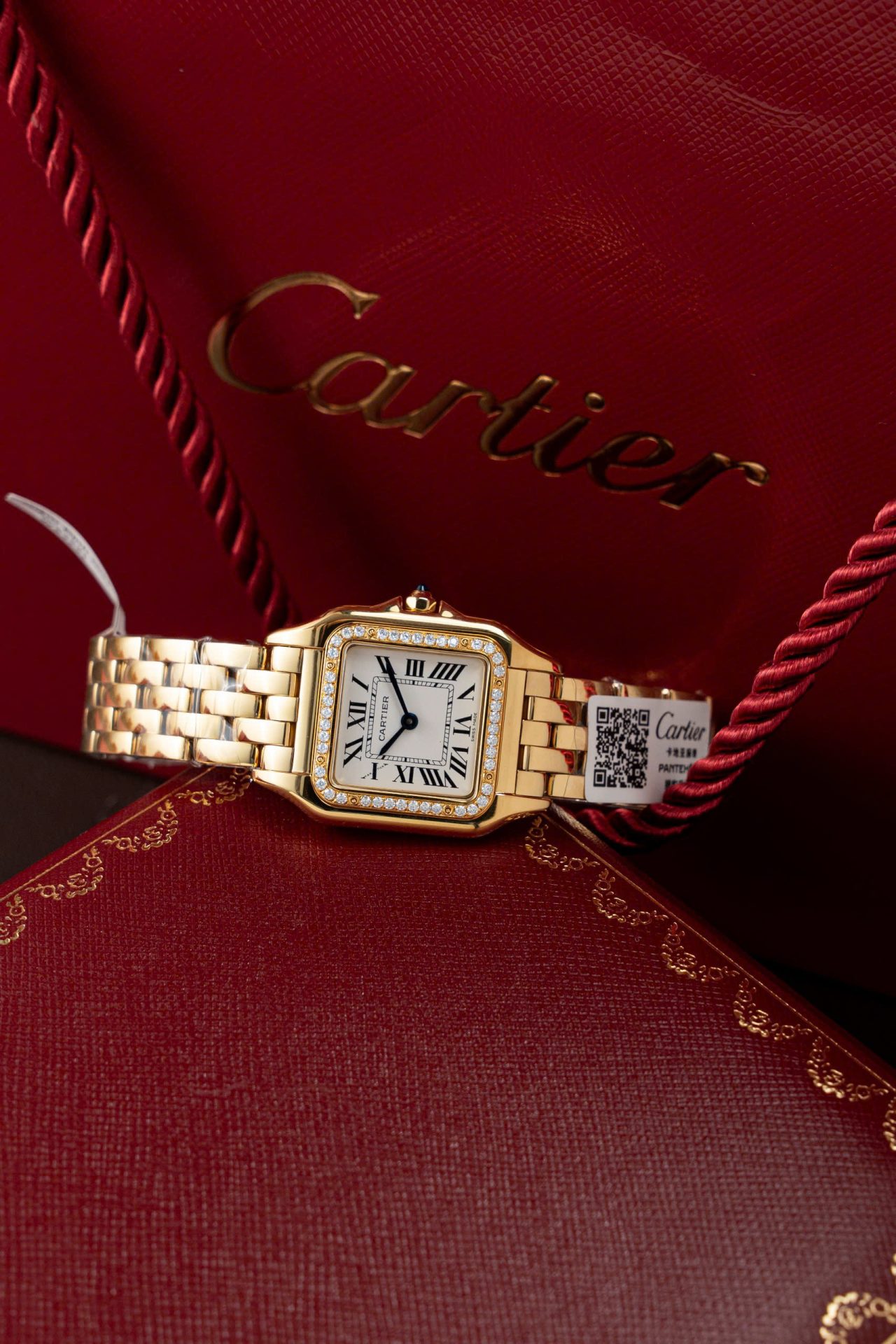 Cartier Panthere WJPN0015 White Dial Replica Watch Bezel Diamonds Moissanite 27x37mm - Top club