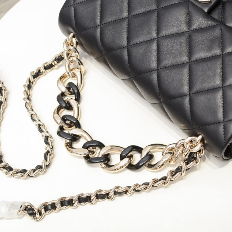 Replica Chanel Flap Bag With Large Bi-Color Chain As13541:1High-quality replica