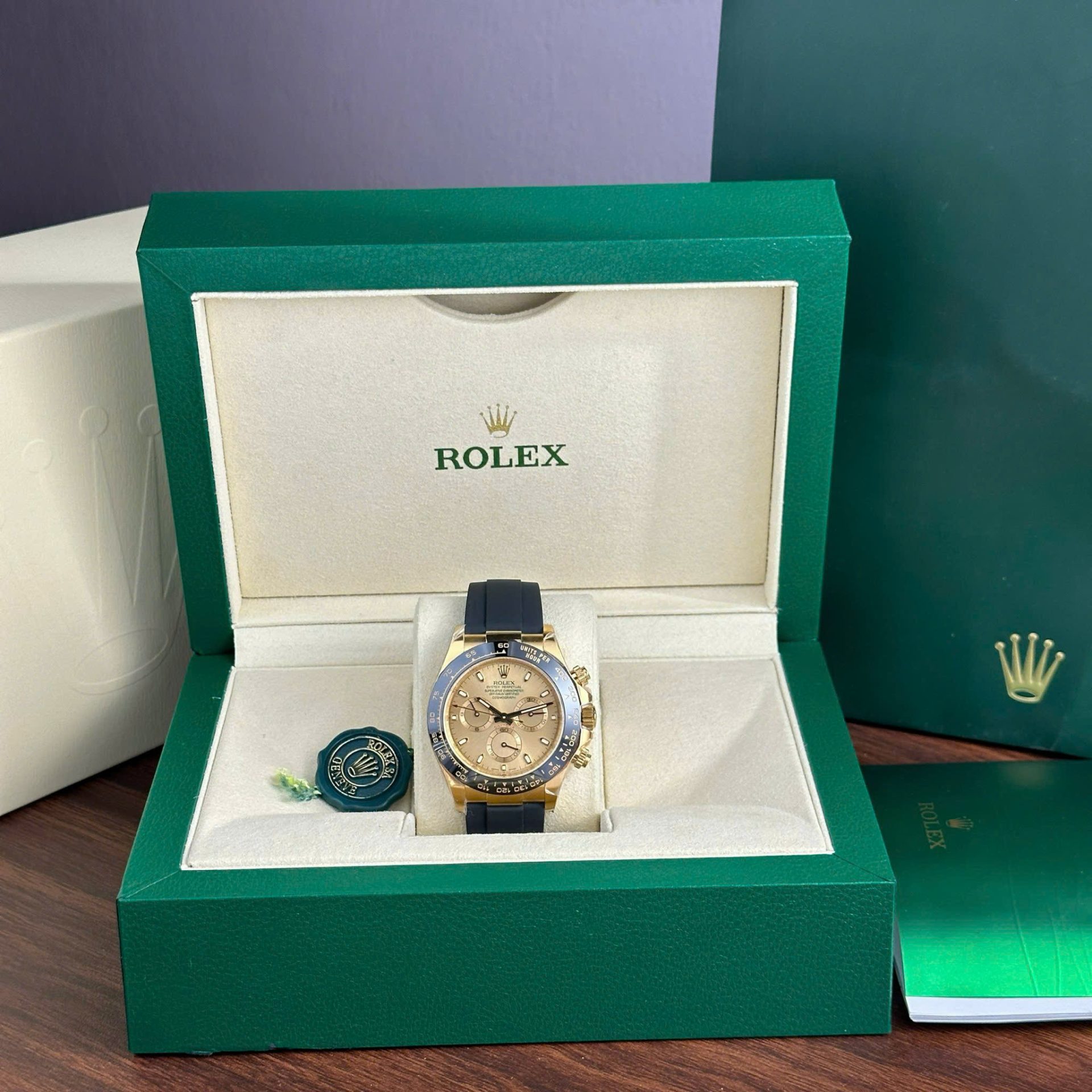 Rolex Daytona 116518LN Replica Watch Dial Yellow Champagne Clean Factory 40mm - Elite Watch Atelier