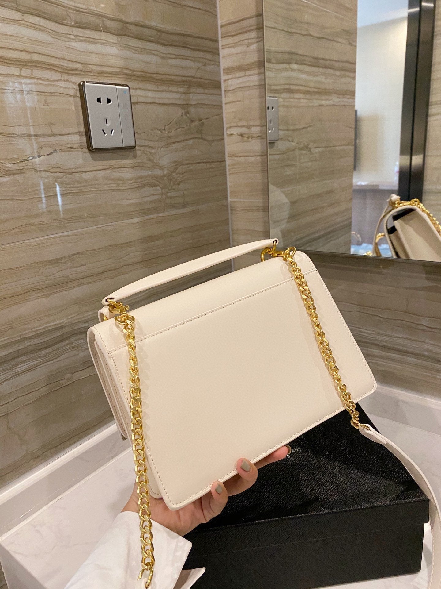 TO – Luxury Edition Bags SLY 1681:1High-quality replica