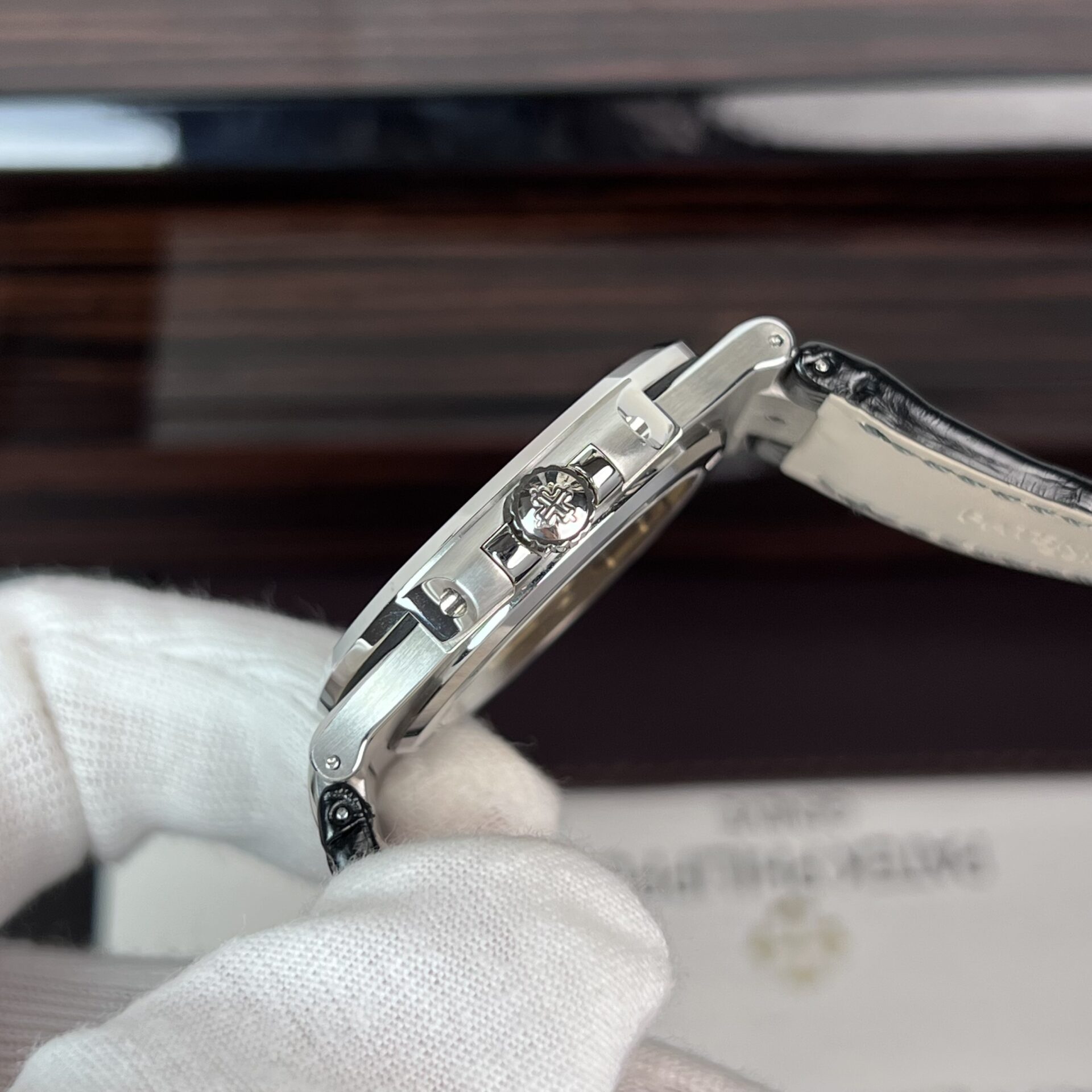 Patek Philippe Nautilus 5723 Replica 1:1 Watch Leather Strap Dark Blue Dial 40mm - Top club