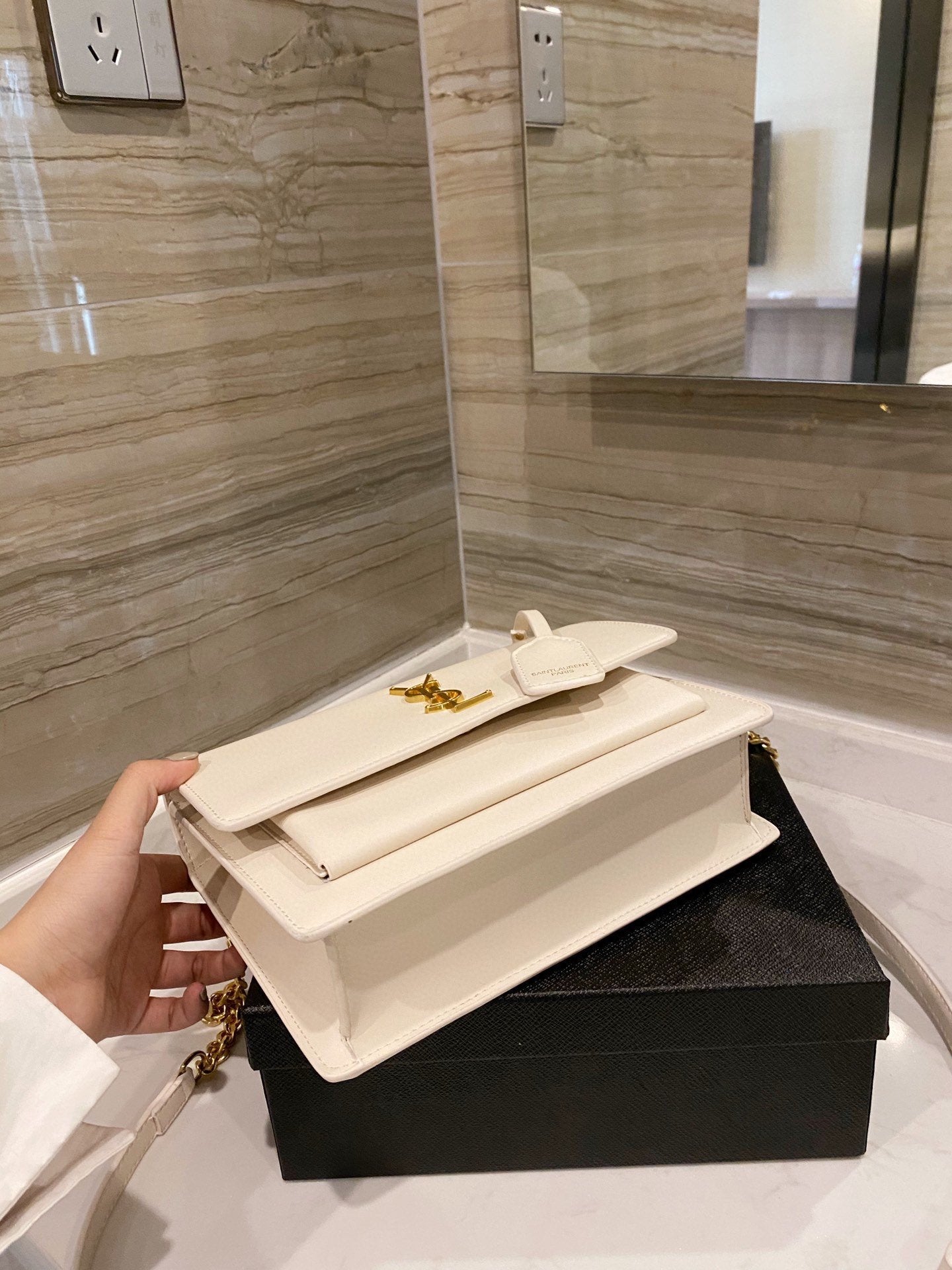 TO – Luxury Edition Bags SLY 1681:1High-quality replica