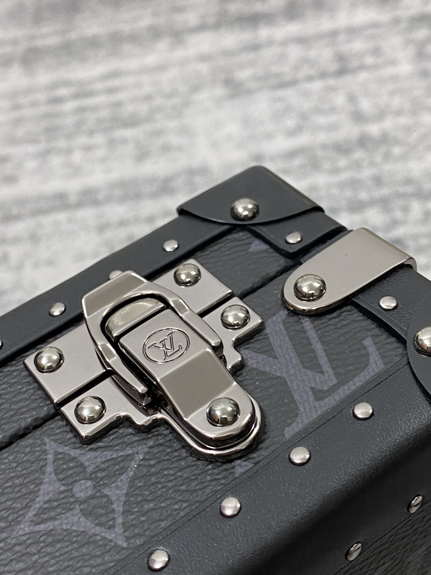 Louis Vuitton Clutch Box M202511:1High-quality replica