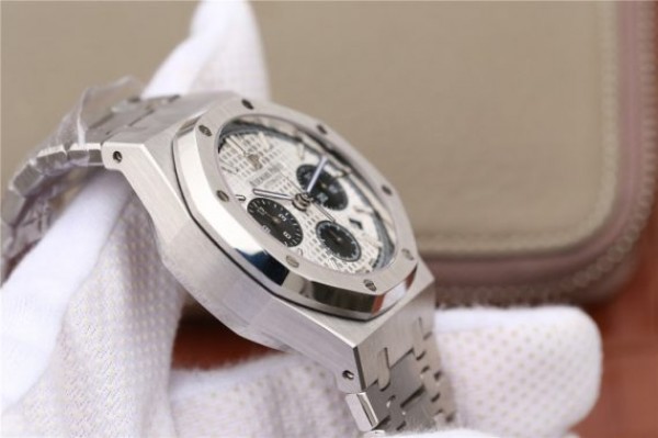 Replica Audemars Piguet Royal Oak Chronograph SS JHF White/Black Dial SS Bracelet A7750 - Top club