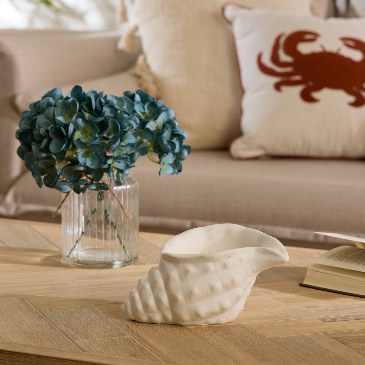 Scented Candle "Ocea" Floral Scent, Ylang-Ylang, 140g