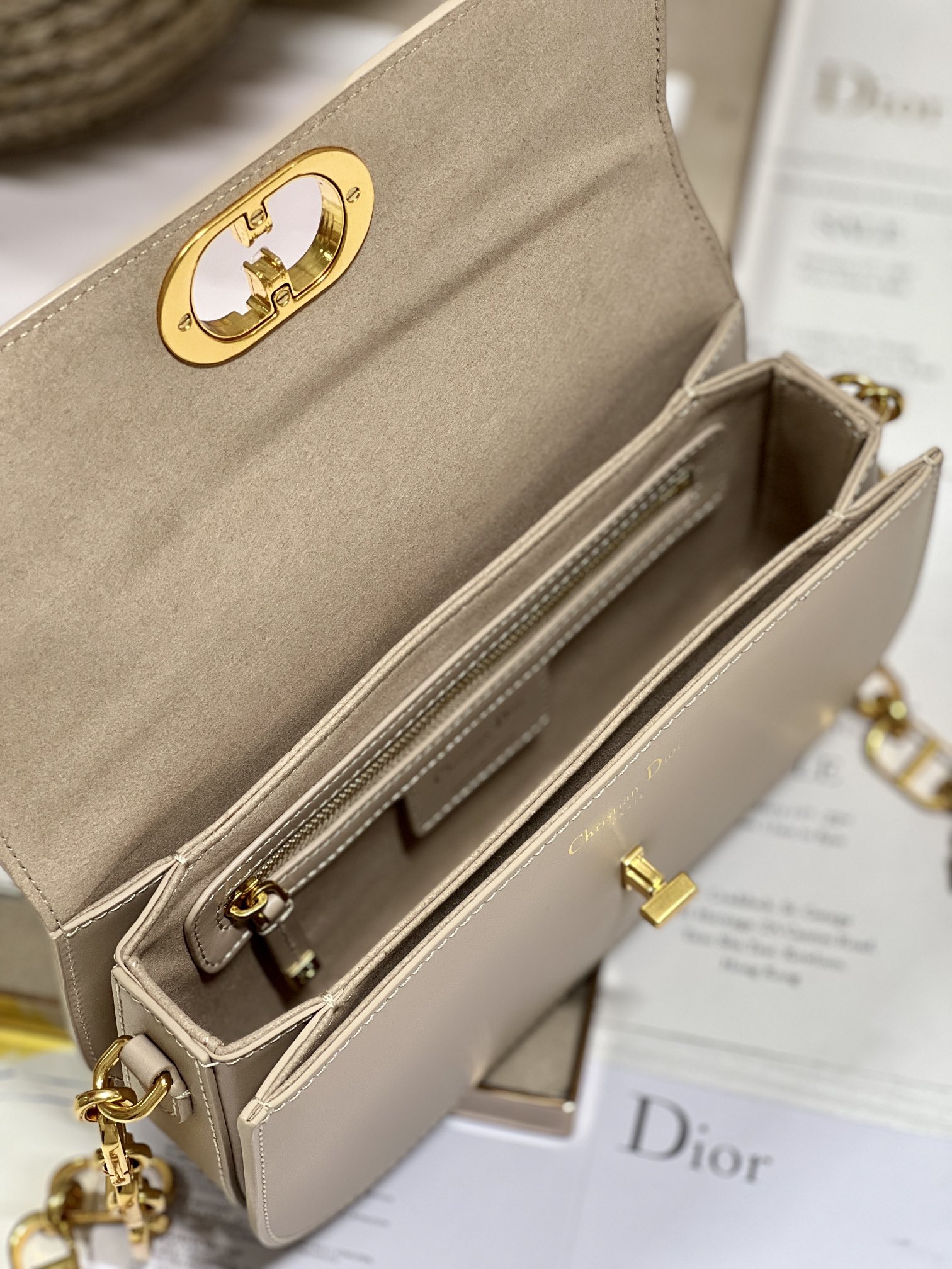 30 Montaigne Avenue Bag Black/White/Blue/Beige/Light Pink For Women 9 in/ 22.5cm M9260UMOA_M9001:1High-quality replica