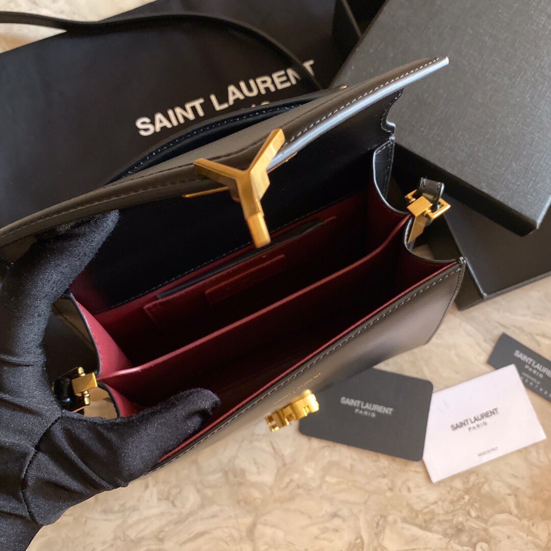 CASSANDRA MONOGRAM CLASP BAG IN MATTE PYTHON1:1High-quality replica