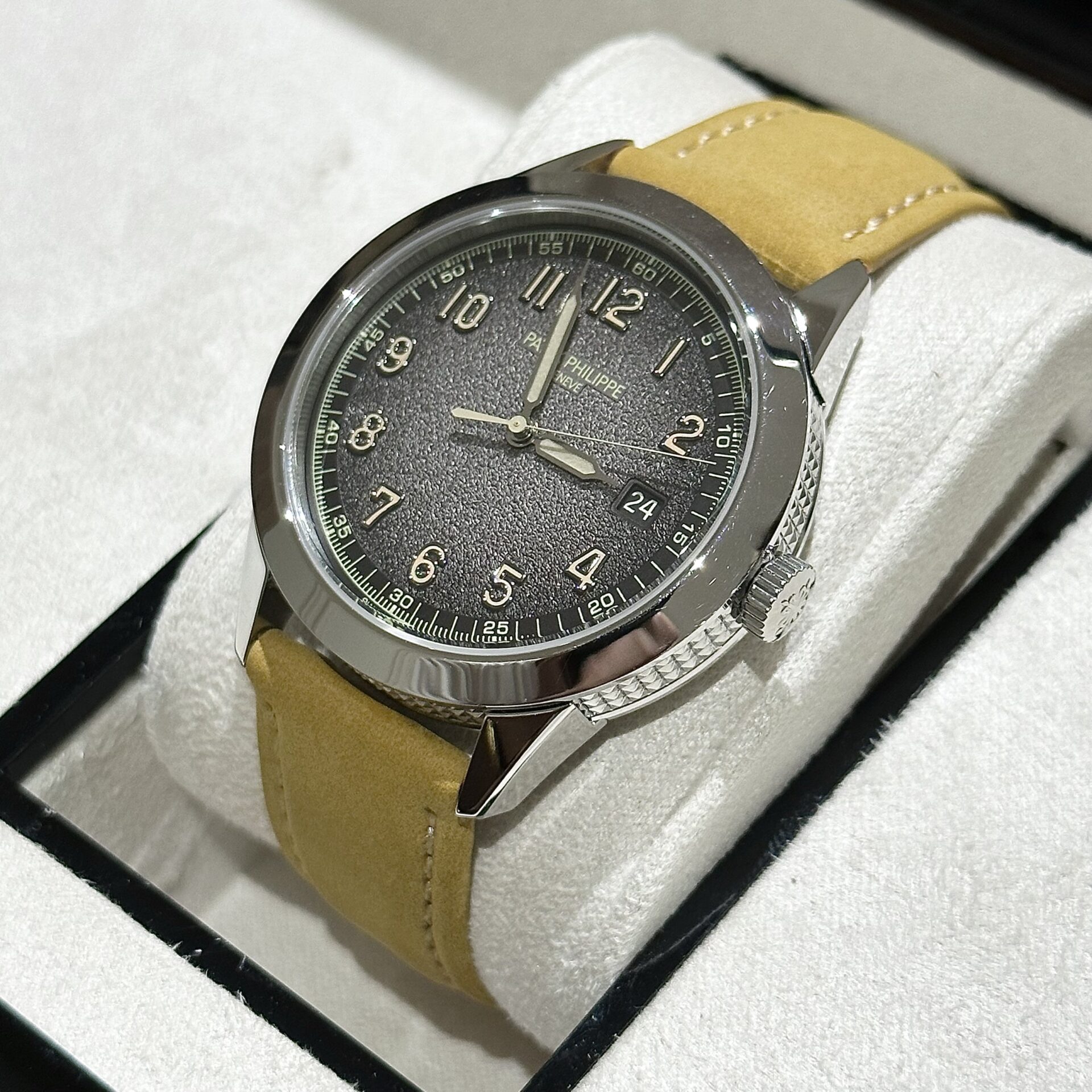 Patek Philippe Calatrava 5226G Best Replica Watch Leather Strap 40mm - Top club
