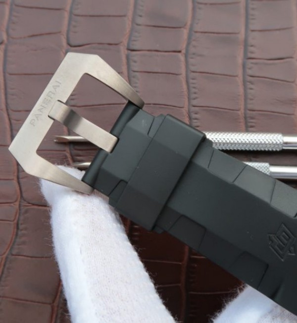 Replica Panerai XF PAM305 Titanium Black Rubber Strap P9000 - Top club