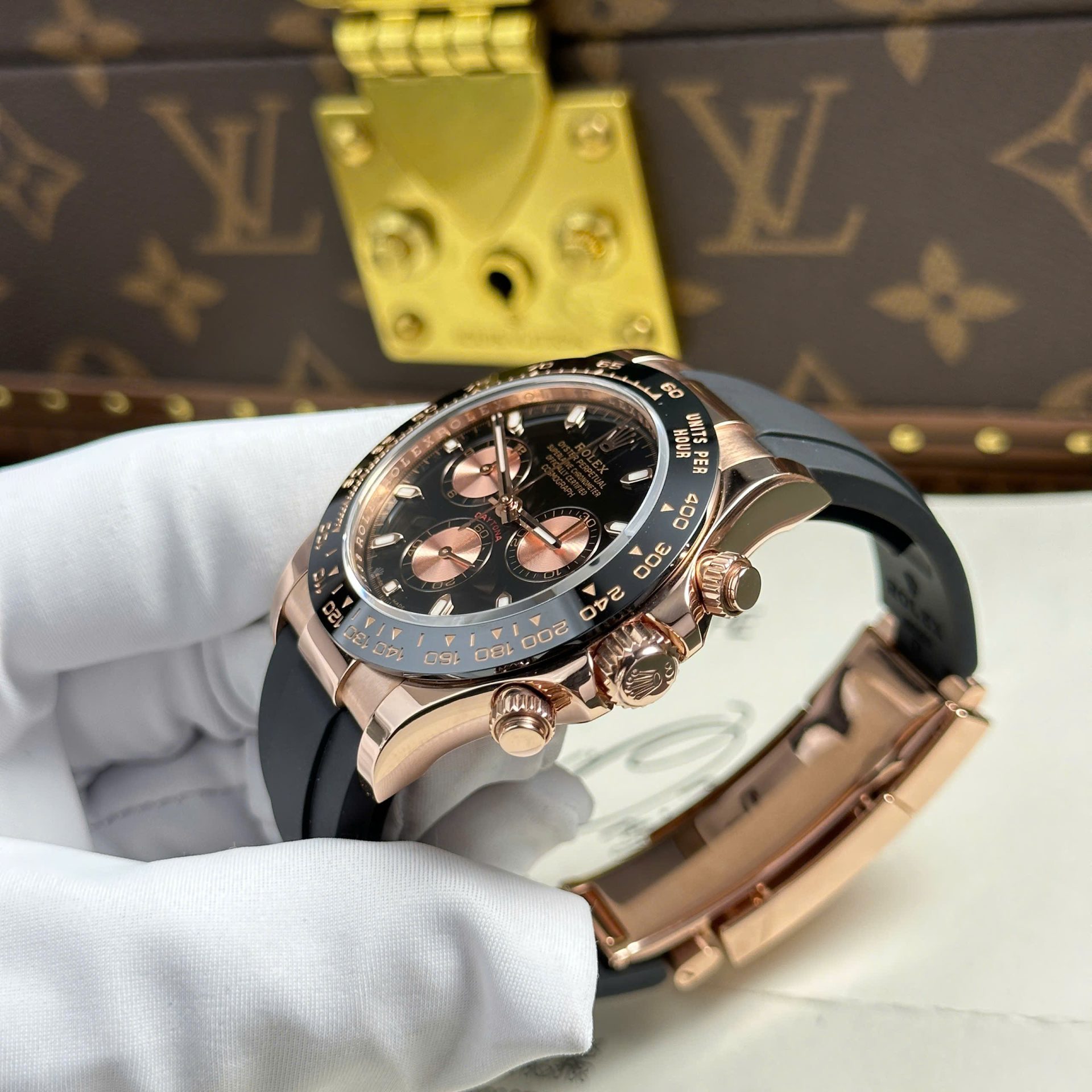 Rolex Cosmograph Daytona 116515LN Black Dial Replica 11 Watch Gold Wrapped 40mm - Elite Watch Atelier