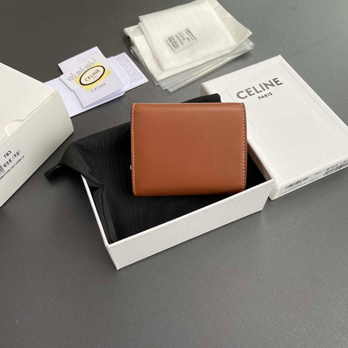 2025’s Viral Celine-Inspired Triomphe Wallet: Shiny Cow Leather Luxury Brown