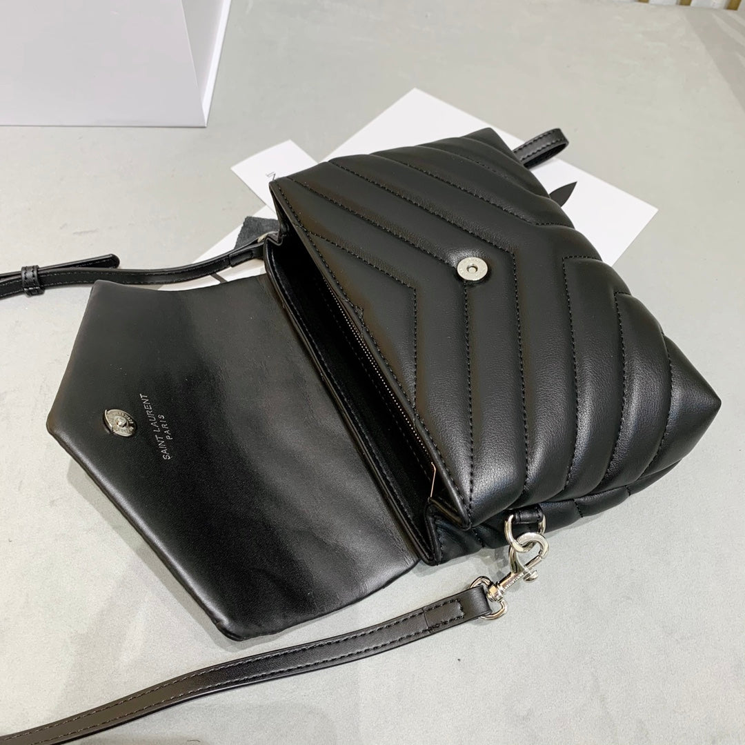 TO – Luxury Bags SLY 2741:1High-quality replica
