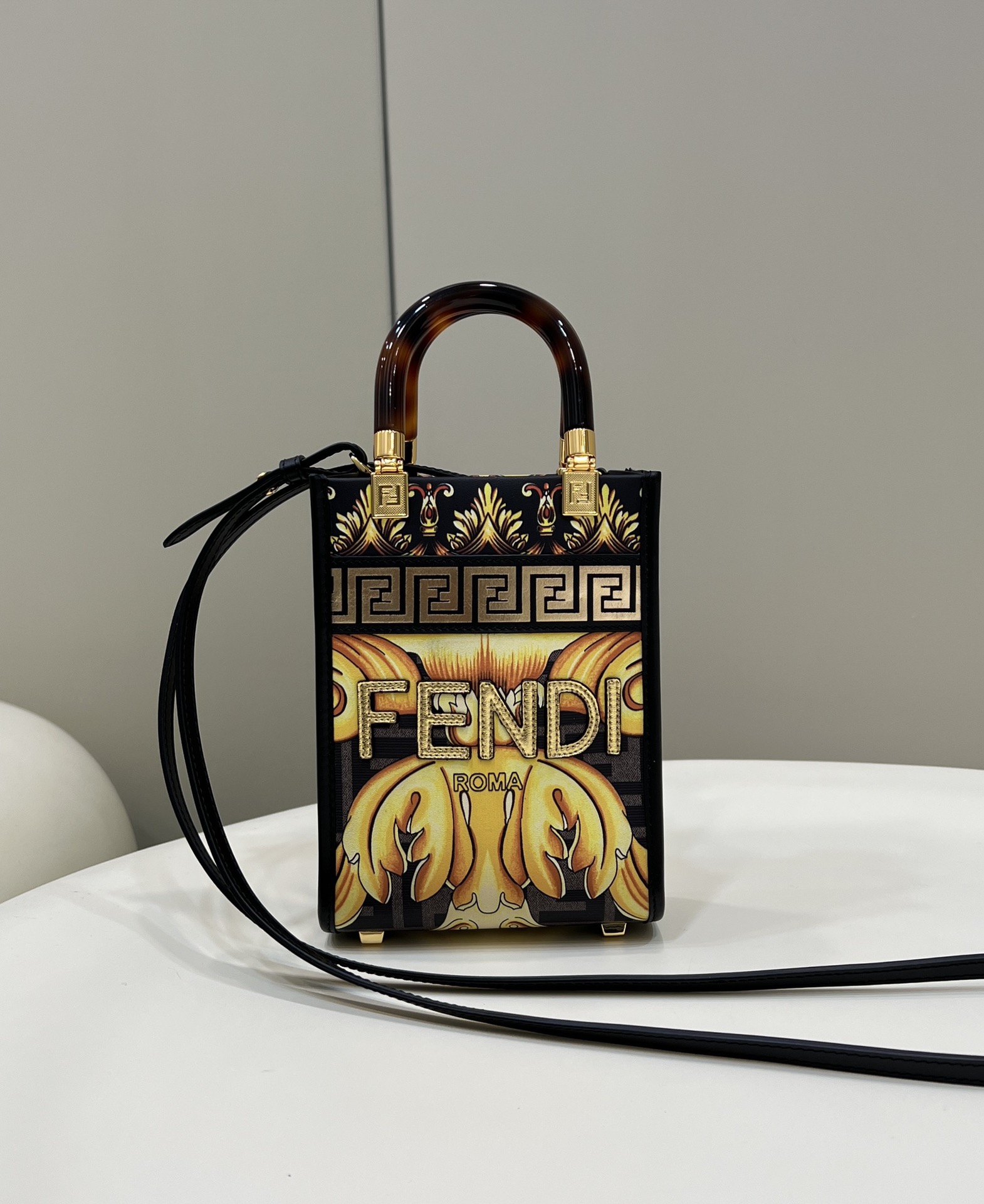 Fendi Sunshine shopper - Replicaclubs