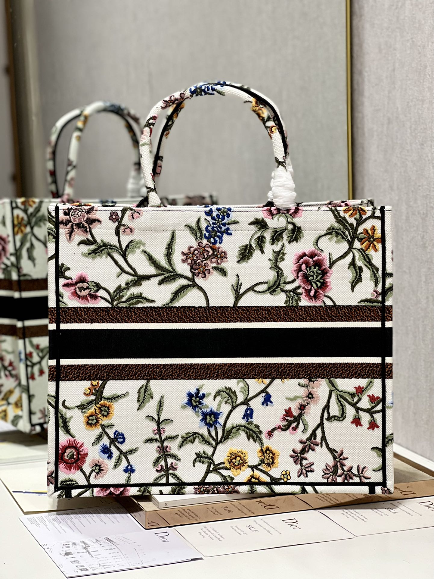 Large Dior Tote Bag Black/White For Women 16.5 in/ 42cm M1286ZEAU_M9111:1High-quality replica
