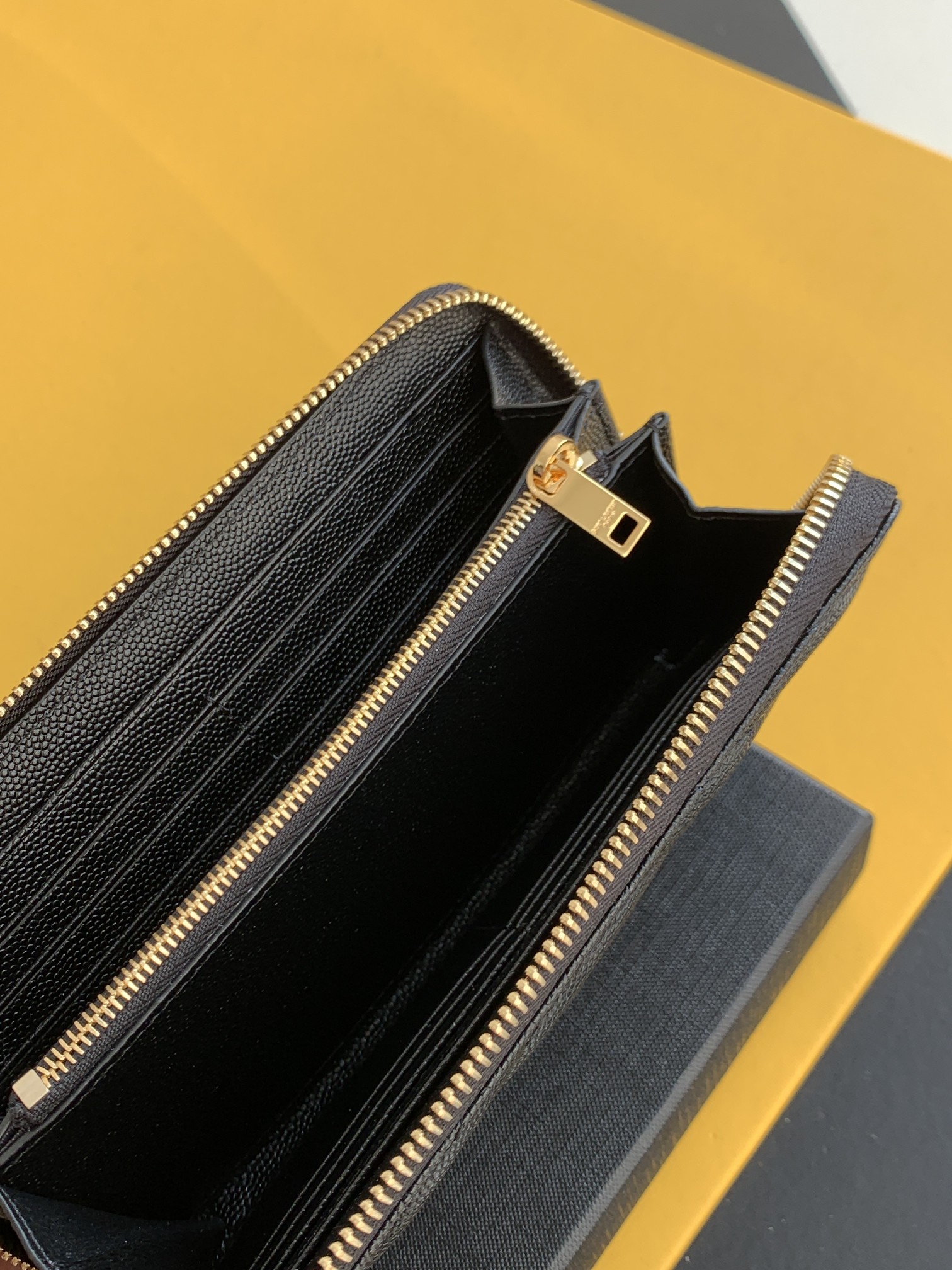Saint Laurent MONOGRAMS PROMOTIONS1:1High-quality replica