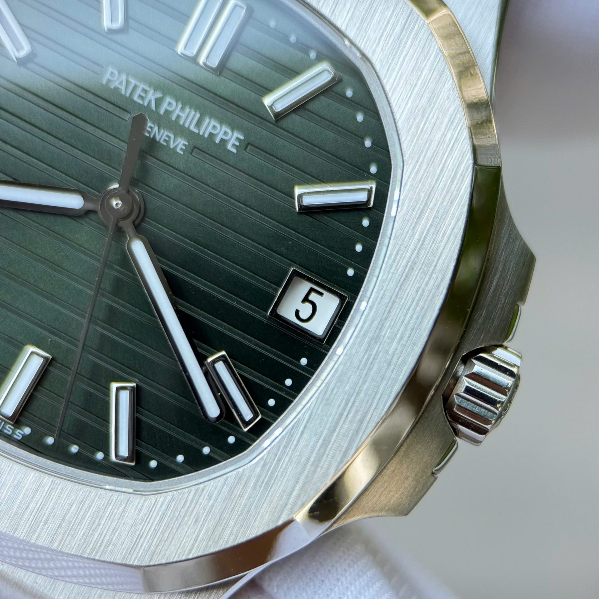 Patek Philippe Nautilus 5711 Clone Watches Green Dial Metal Wire Custom BBF Factory 40mm - Top club