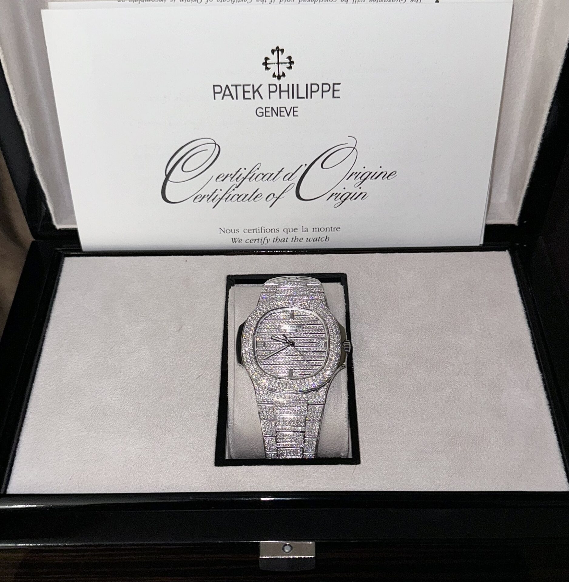 Patek Philippe Nautilus 5719 Best Replica Watch Custom Full Moissanite Diamonds 40mm - Top club