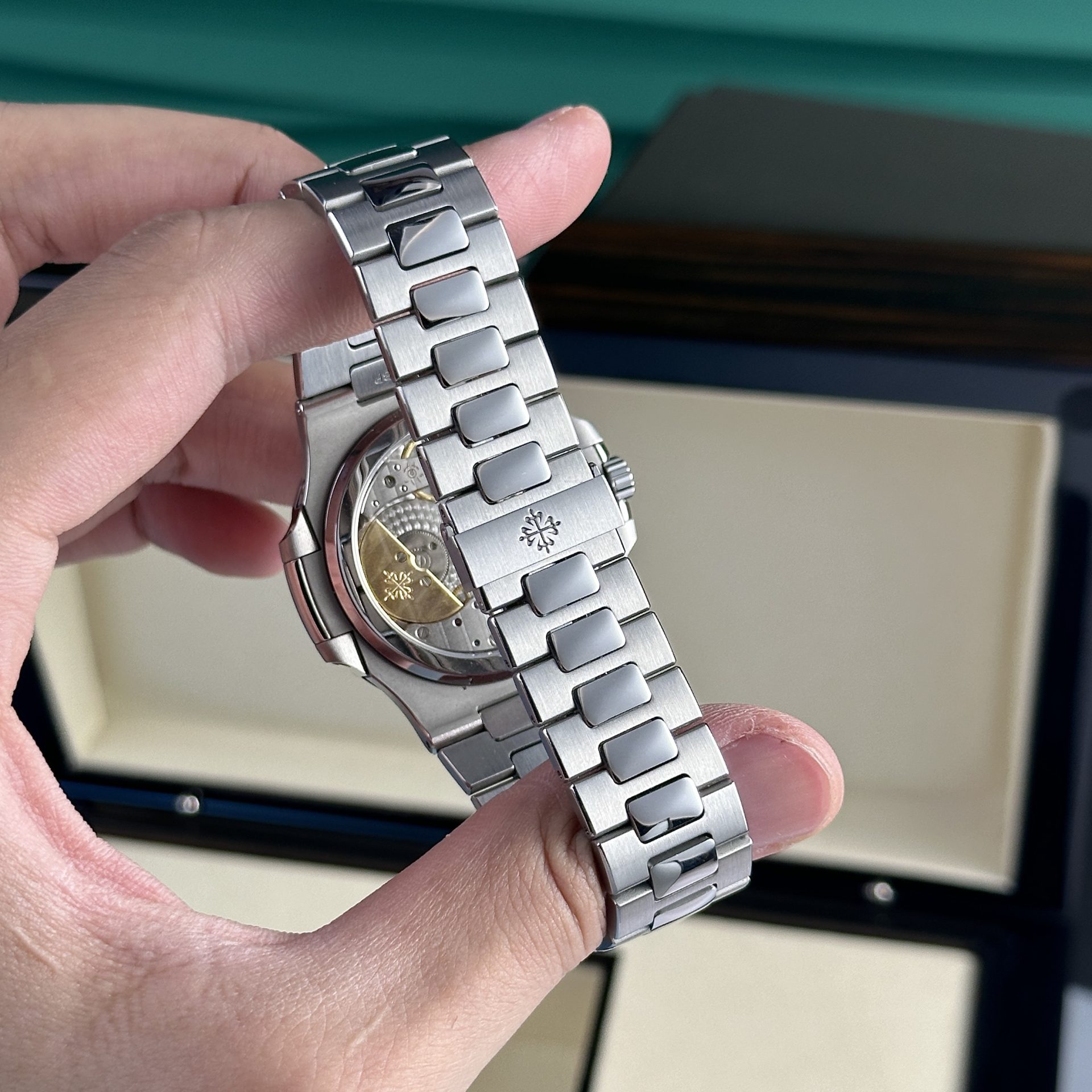 Patek Philippe Best Replica Watch Nautilus 5712 Custom Authentic Details 40mm - Top club
