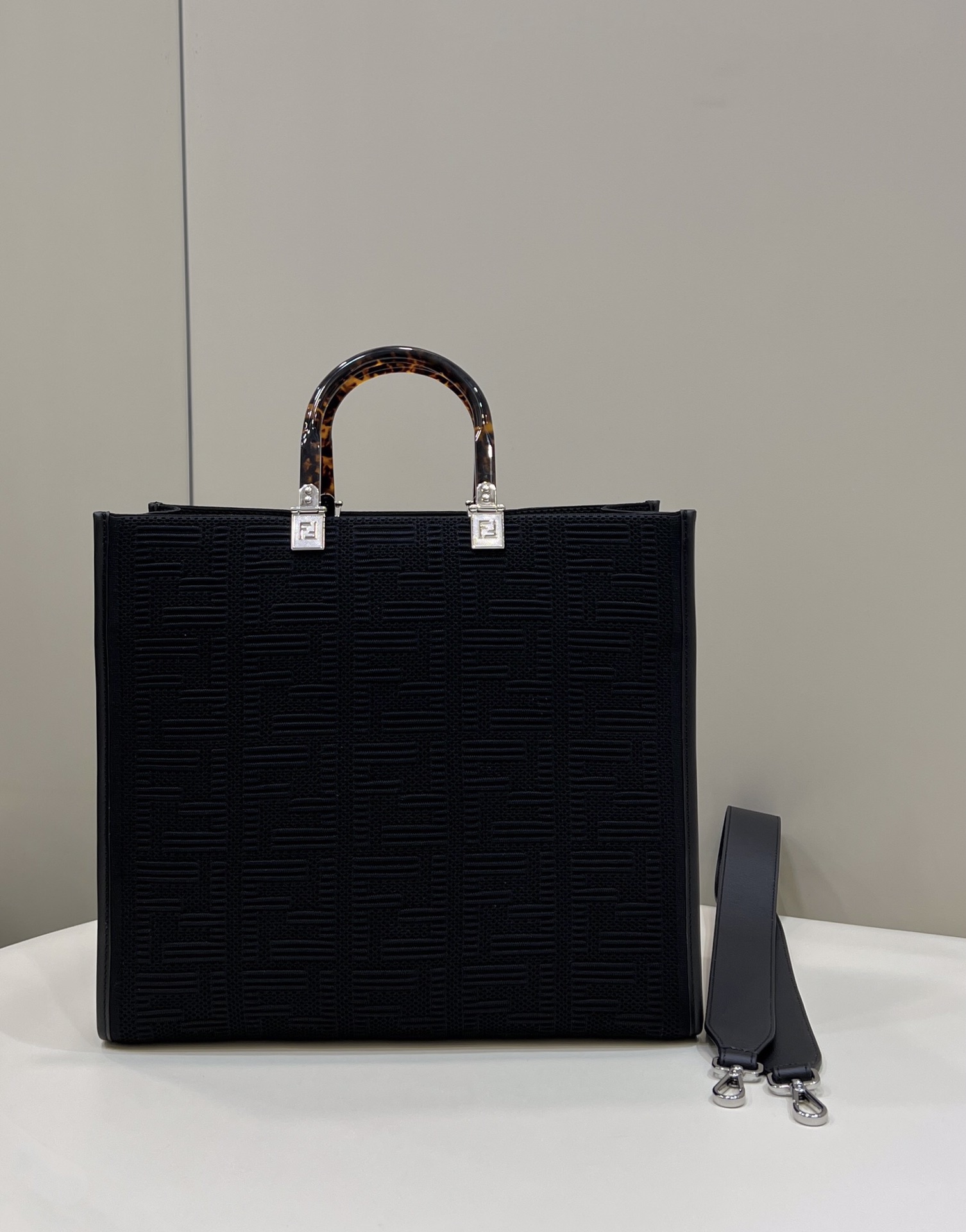 Fendi Sunshine tote - Replicaclubs