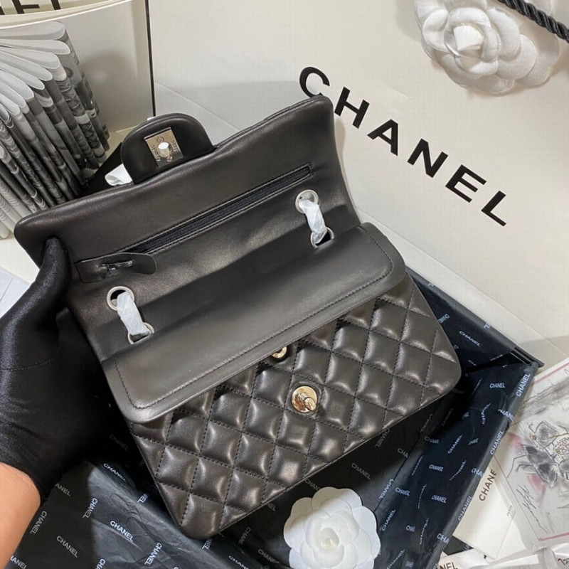Replica Chanel Small Classic Double Flap Bag A01113 In Lambskin1:1High-quality replica