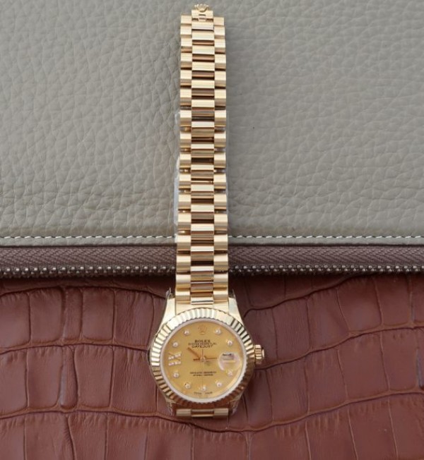 Replica Rolex DateJust 31mm Fluted Bezel RG Case RG Gold Dial A2235 - Top club