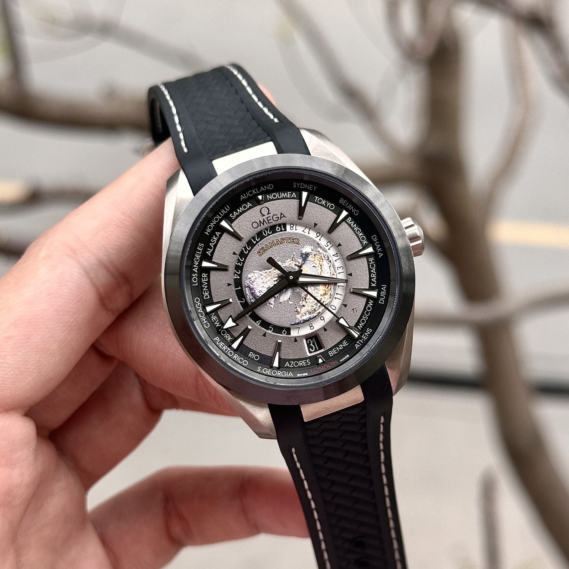 Omega Replica Watch Aqua Terra Worldtimer Gray Dial Rubber Strap VS Factory 43mm - Top club