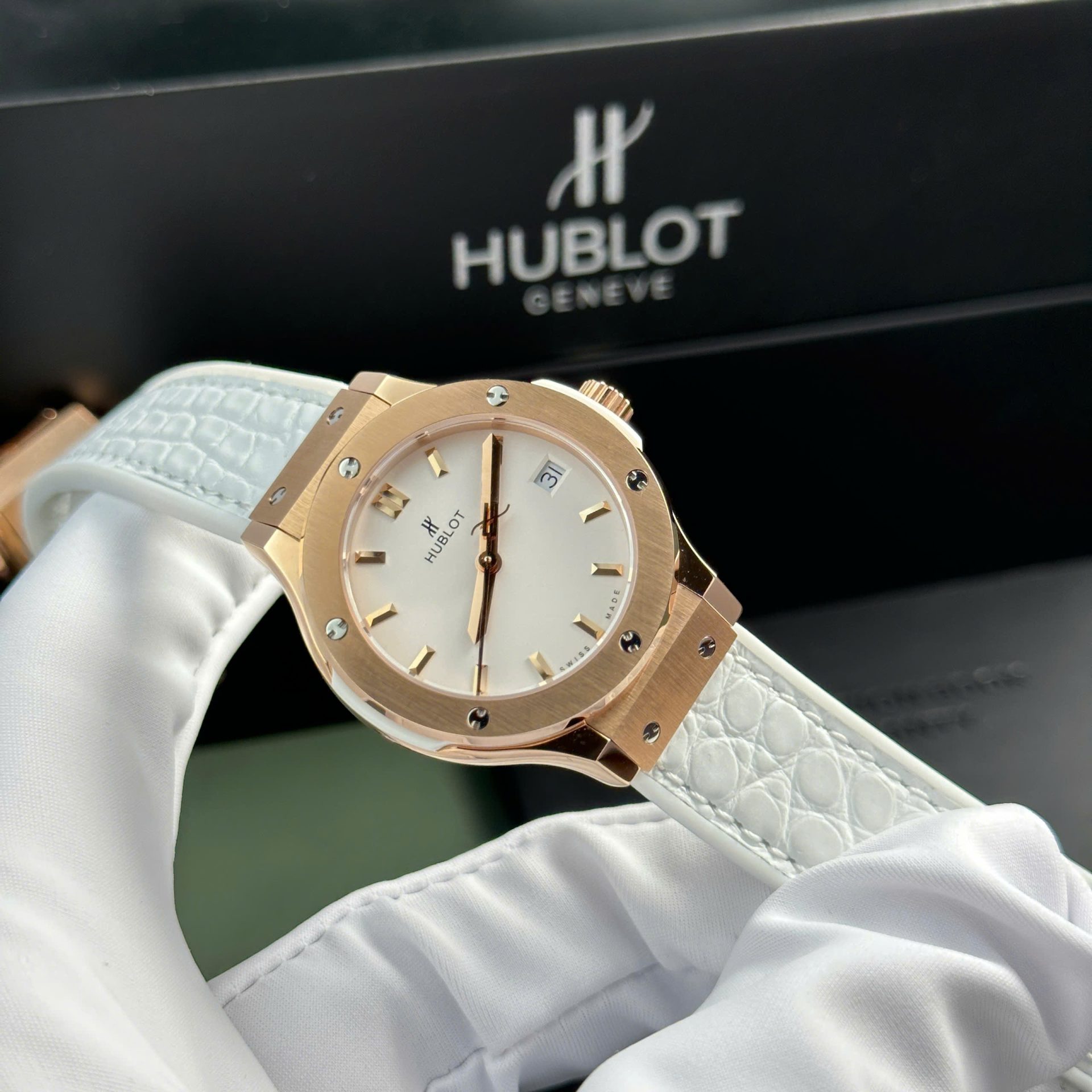 Hublot Classic Fusion King Gold Replica Watch Womens White HB Factory 33mm - Top club