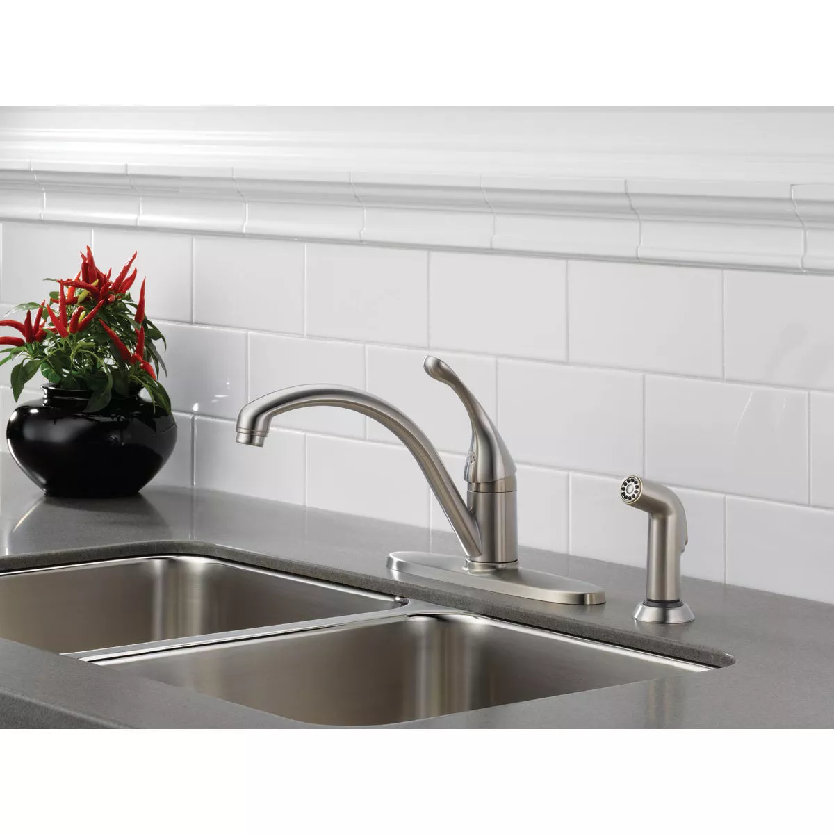 Delta 1-Handle Lever Kitchen Faucet with Side Spray, Stainless