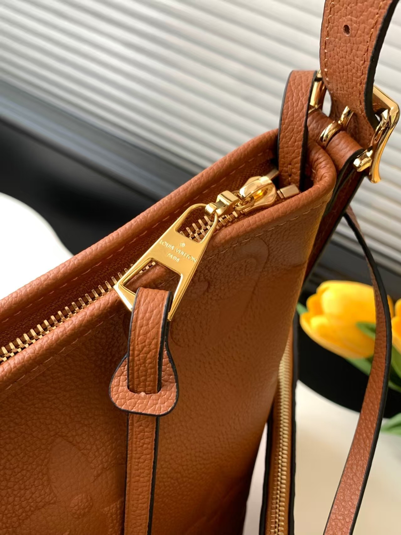 Louis Vuitton CarryAll HandBag1:1High-quality replica